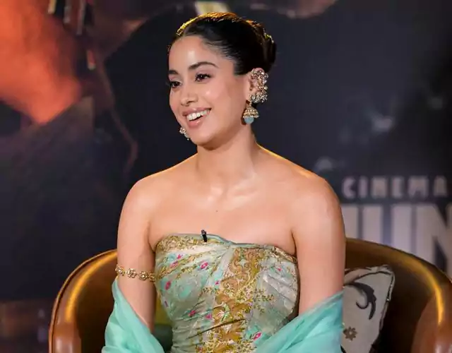 One Smile From Janhvi Kapoor